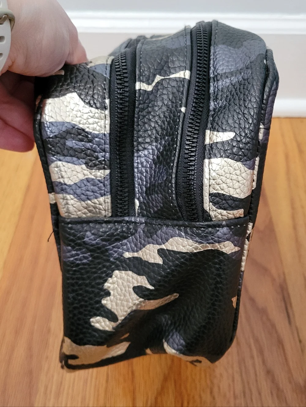 NWOT Nicole Miller Black Camoflauge Makeup Cosmetics Bag Travel Toiletries